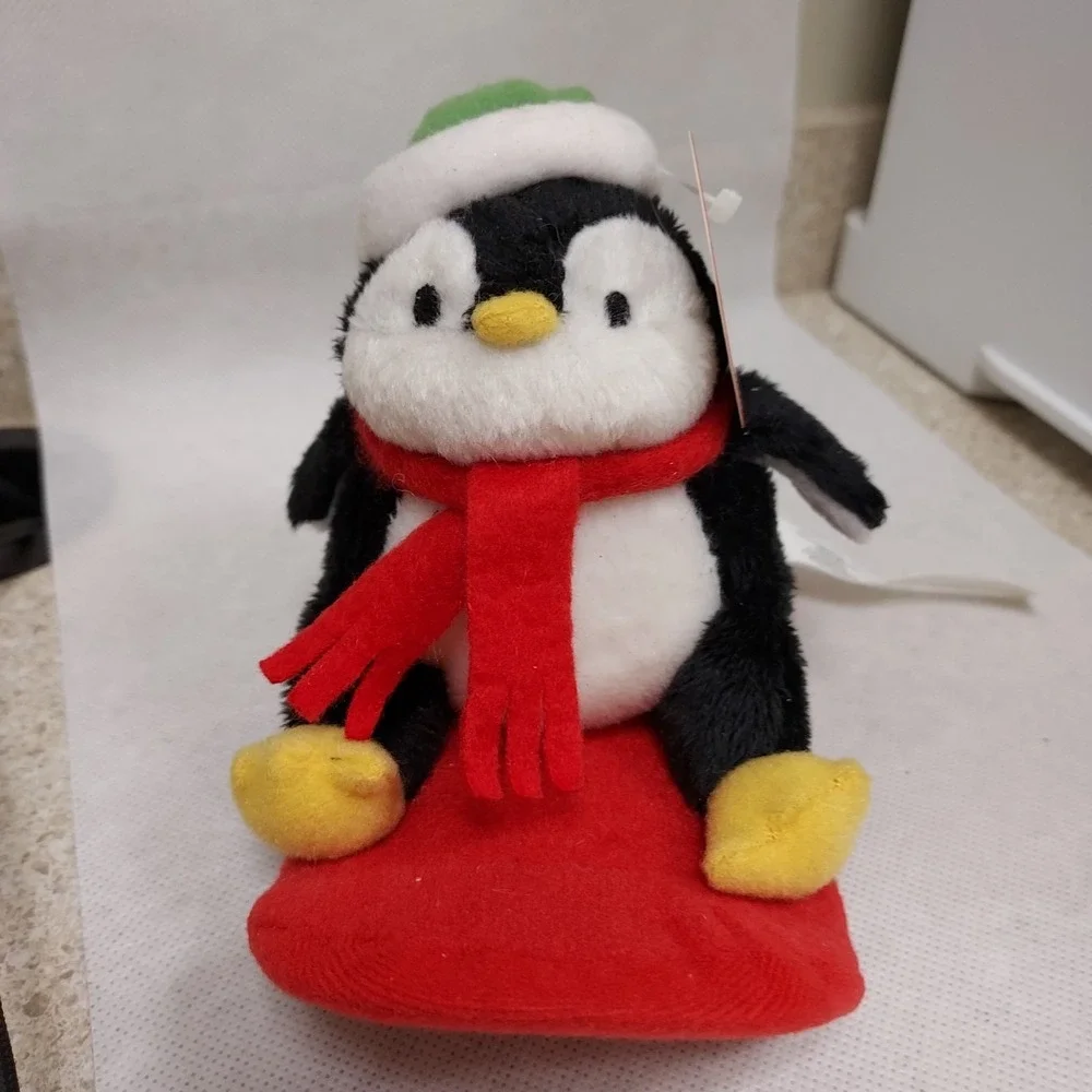 Hallmark Jingle Pals Penguin Zip & N Go Pull Back Toy Plush‎ Sledder NWT